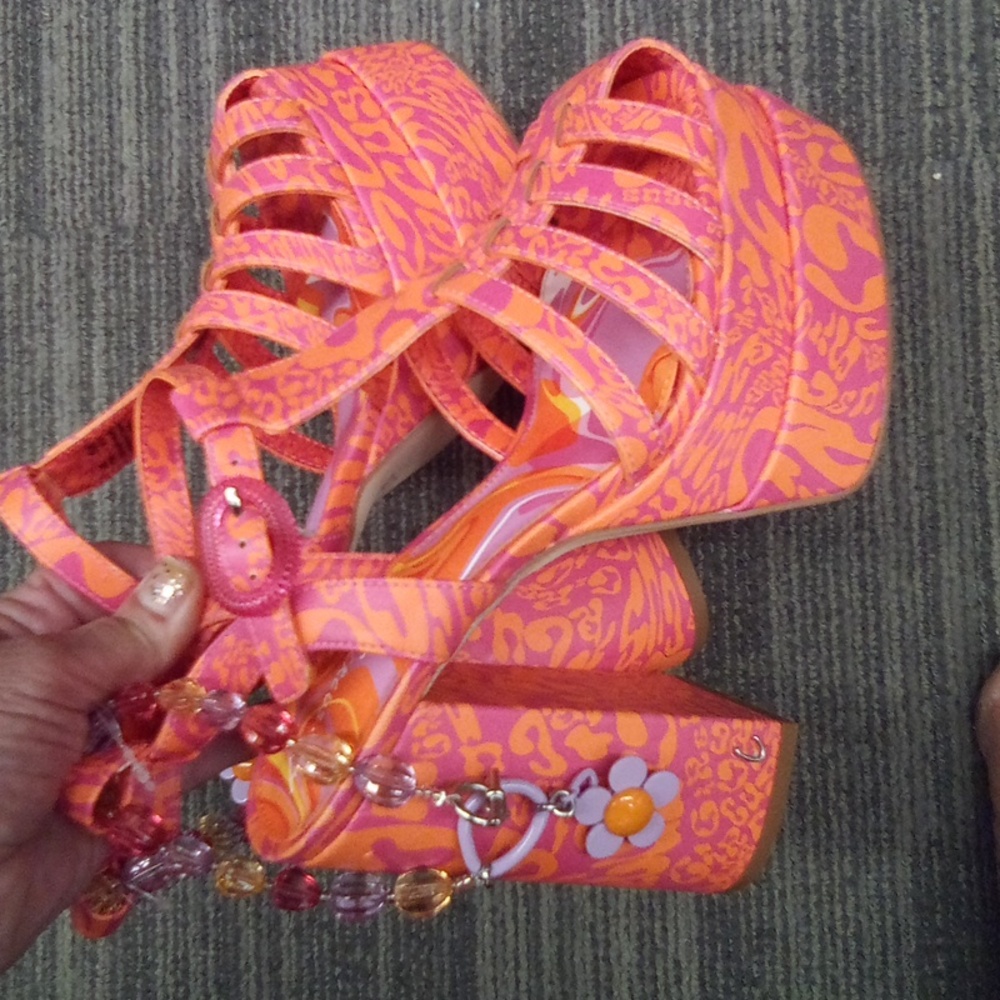 Circus New York 7" Groovy, Platform Sandals
